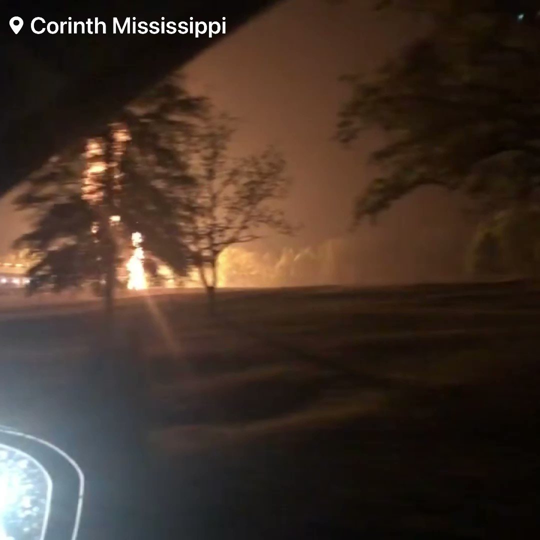 Lightning has struck the Columbia gulf gas pipeline causing a massive fiery explosion. Corinth   Mississippi. Currently numerous emergency crews and other agencies have assembled at Columbia Gulf gas pipeline in Corinth